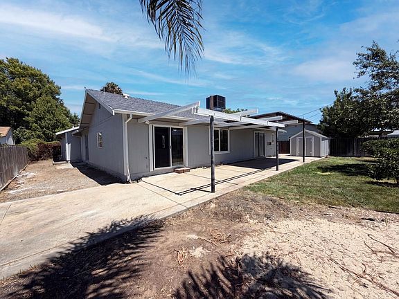 5th image of 838 Dutra Ave