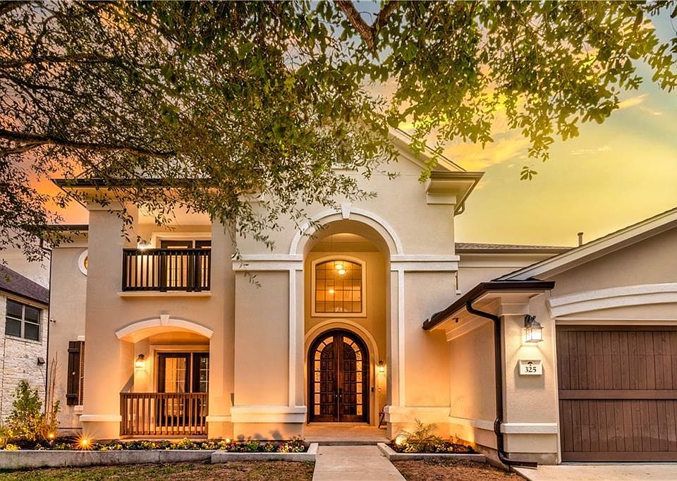 2nd image of 325 Angel Oak St