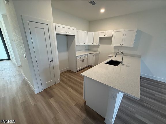 4th image of 227 Ivan Ave S
