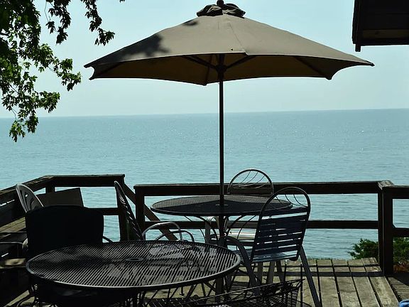 2nd image of 5537 Lakeshore Dr
