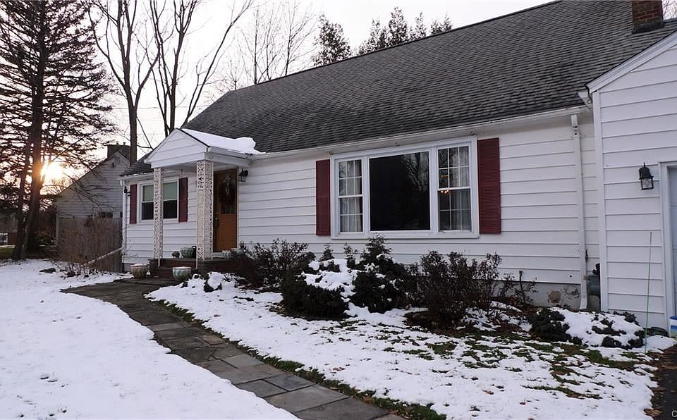 1st image of 105 Fayette Cir