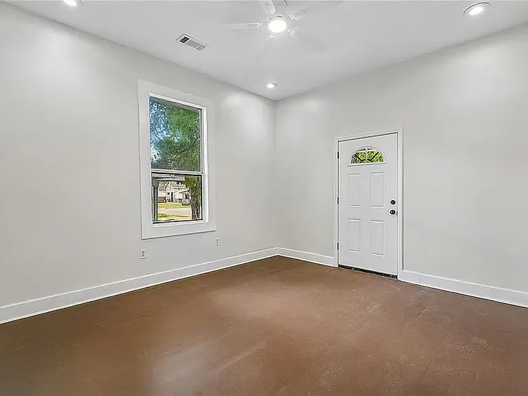 3 bed, $1,650 — Photo 3