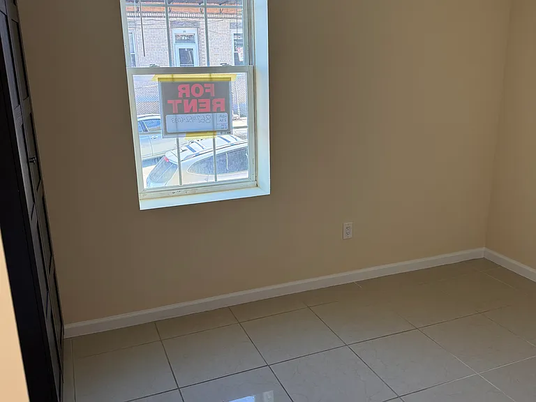 183 Thorne St — Photo 3