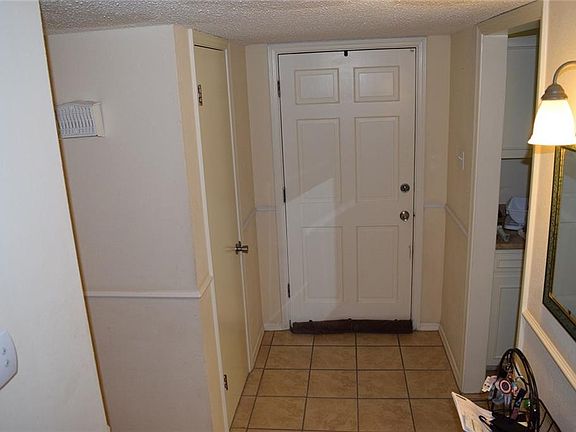 4th image of 10629 Lakewood Ave