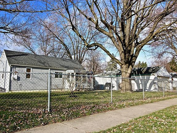 4th image of 2239 E Boatfield Ave