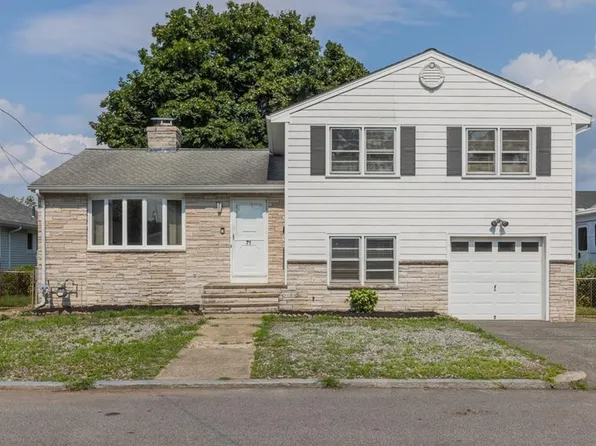 71 Garfield St, North Providence, RI 02904