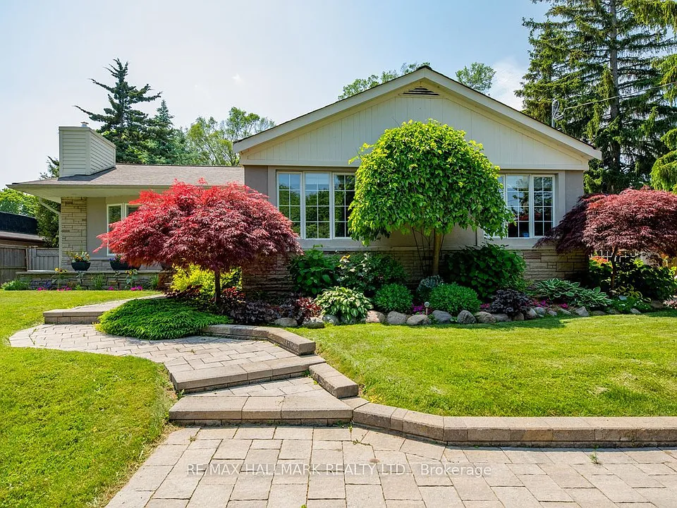 12 Guildcrest Dr
