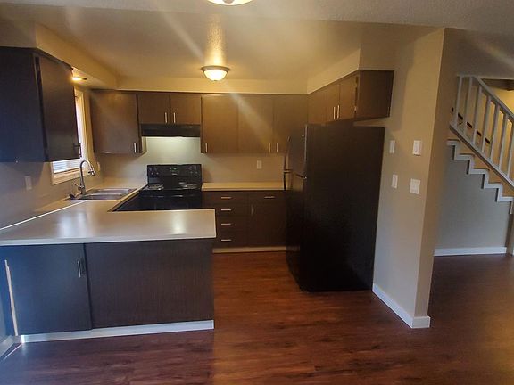 4th image of 565 Mary Neal Ln