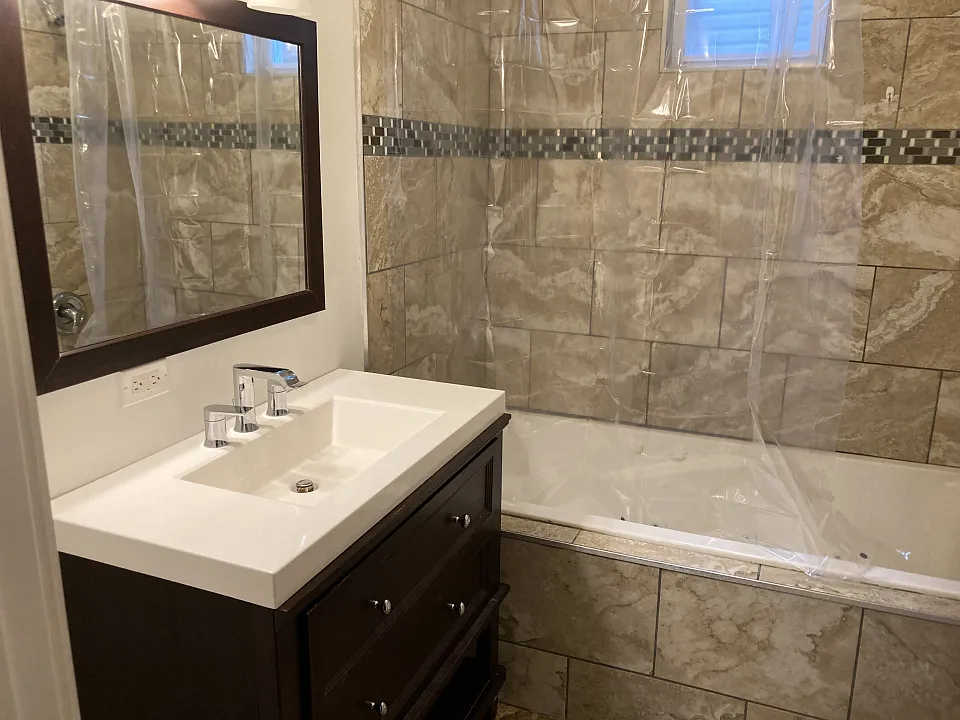 2 bed, 1000 sqft, $3,199 — Photo 2
