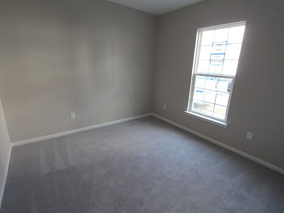 3rd image of 5025 Spinel St