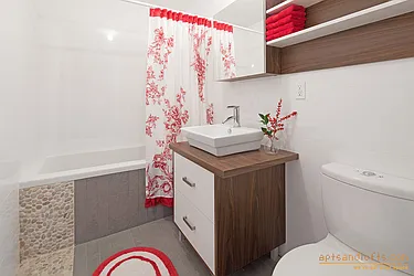 Rented by aptsandlofts.com