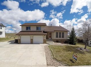2509 Hillcrest Dr, Gillette, WY 82718