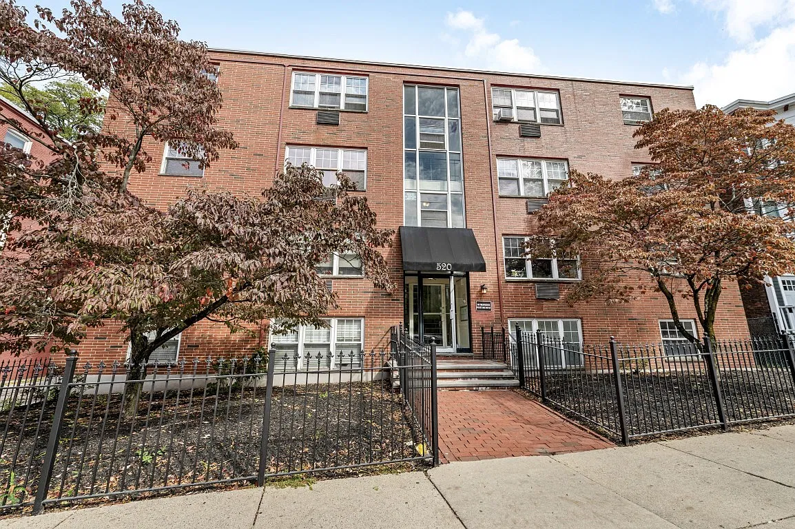 2 bed, 1.0 bath, 750 sqft, $2,600 — Photo 1