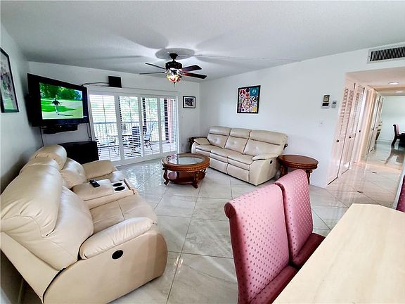 4th image of 2208 S Cypress Bend Dr #402-bldg 3