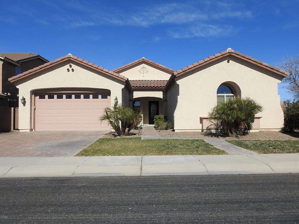 1st image of 760 W Yellowstone Way
