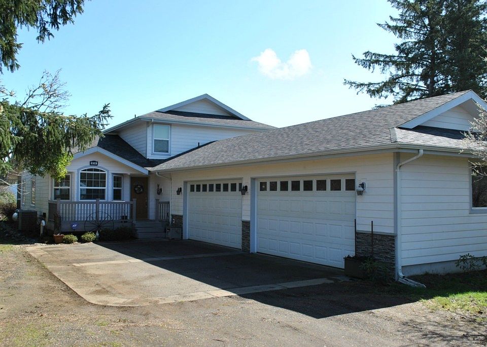 1st image of 414 Point Brown Ave NE