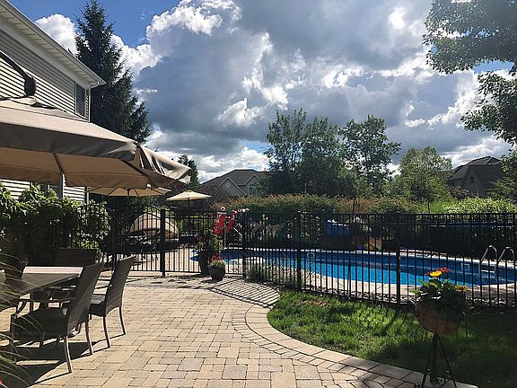 3rd image of 9027 Stonebriar Dr