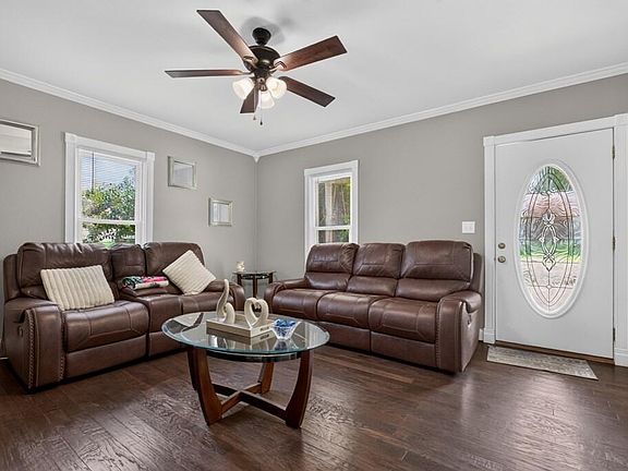 3rd image of 110 Edison St