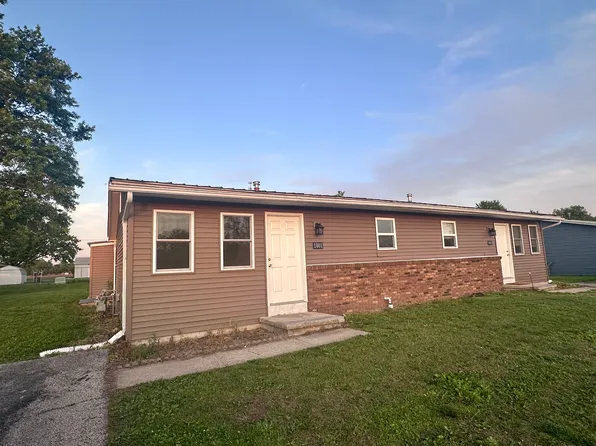 1001 Chateau Dr #B, Saint Joseph, IL 61873