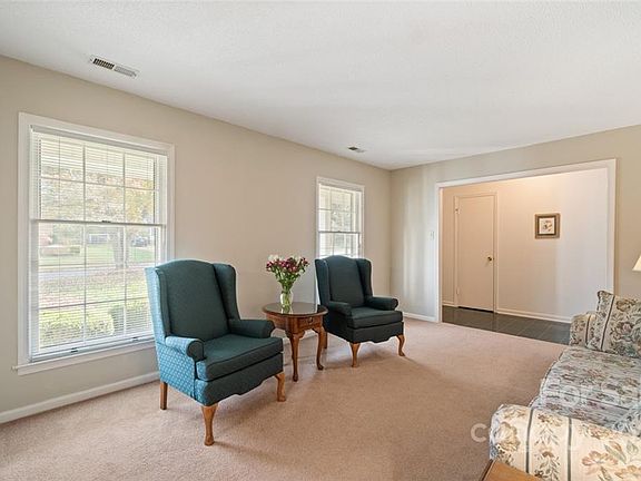 3rd image of 1211 Lightwood Dr