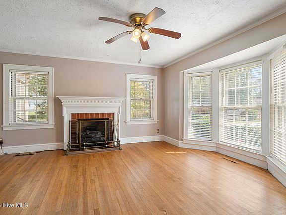 4th image of 219 E Ridge Street