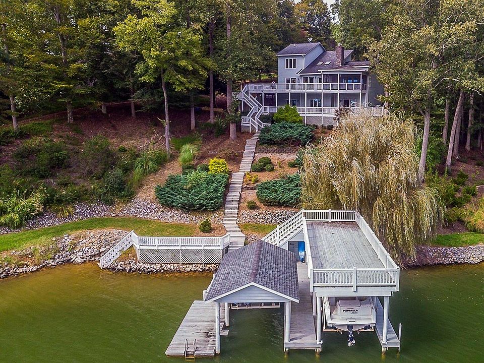 1st image of 1398 Clearwater Dr