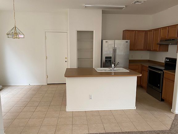 3rd image of 1505 E Sonrisas St