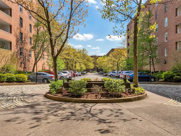 302 Fox Chapel Rd APT 606, Pittsburgh, PA 15238