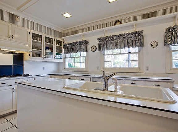 5th image of 15741 Regal Hill Cir