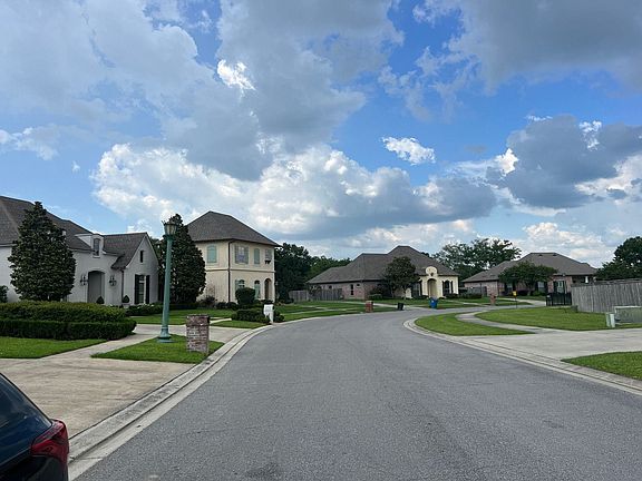 5th image of 137 Queensberry Dr