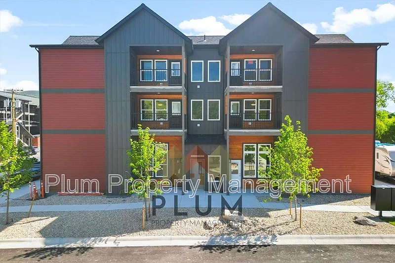 420 Minnesota Ave #306