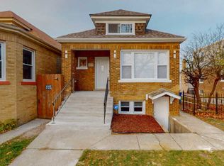 426 E 90th St, Chicago, IL 60619