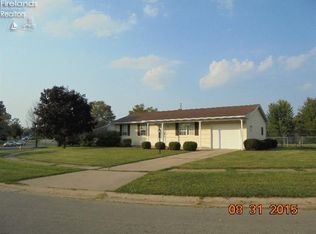 867 Eagle Ct, Fremont, OH 43420