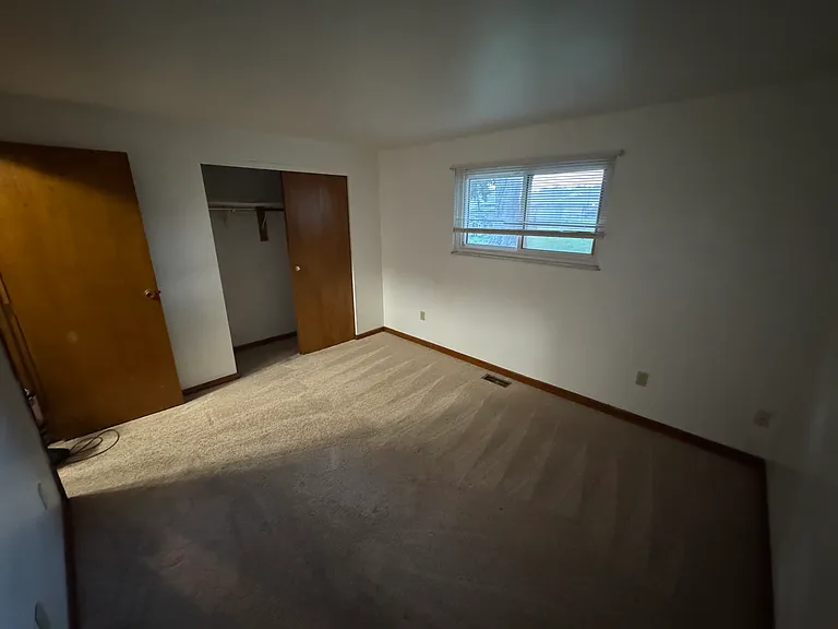 408 Lyle Dr — Photo 9