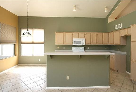 Kitchen/Breakfast Nook