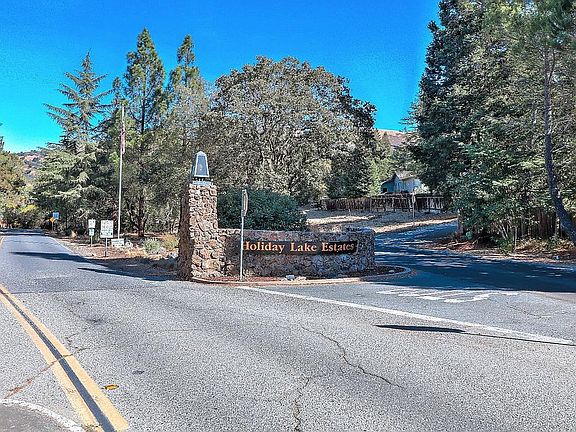 2nd image of 17437 Blue Jay Dr