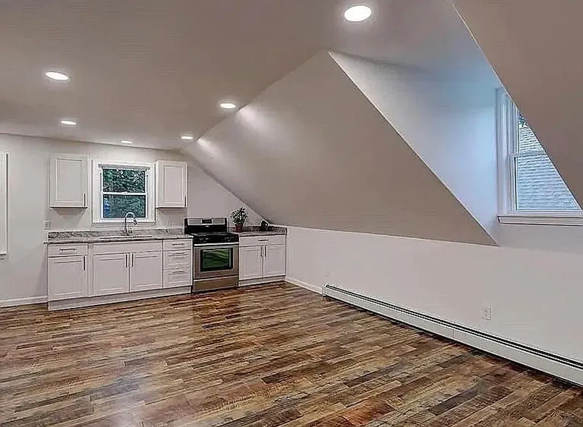 2 bed, 900 sqft, $1,800 — Photo 4