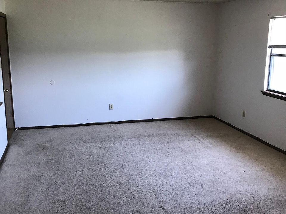 1st image of 7934 NW Crossland Cir
