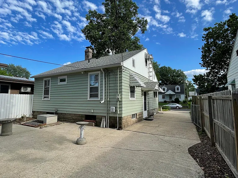 1641 W Adams St — Photo 28