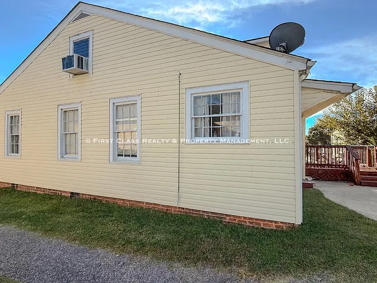 2026 Ashley Rd — Photo 8