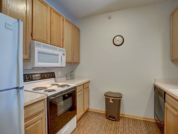 2nd image of 3018 Yarmouth Greenway Dr APT 109