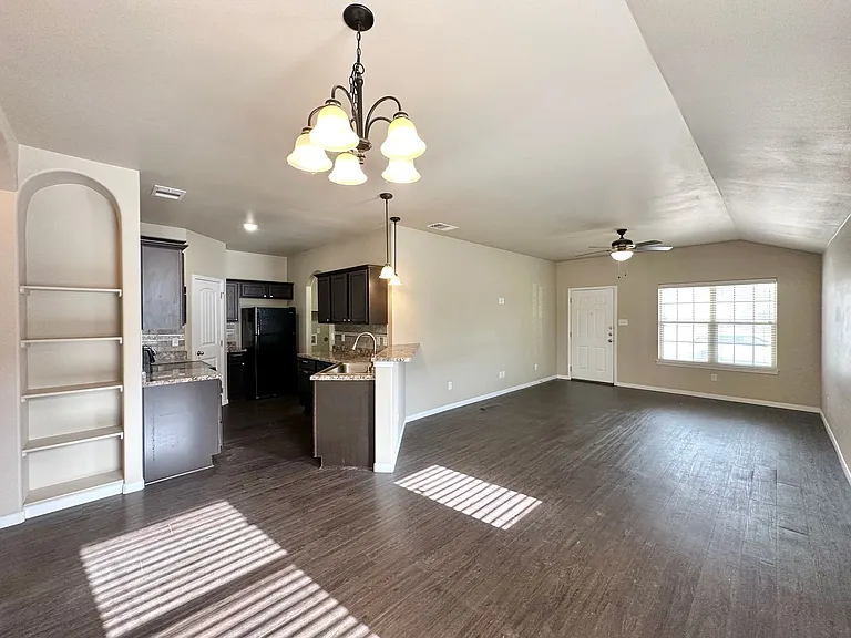 1301 Vanguard Ln — Photo 3