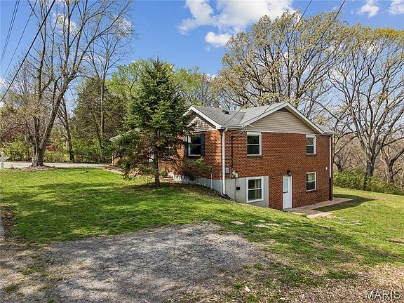 2nd image of 2617 Rosemary Ln