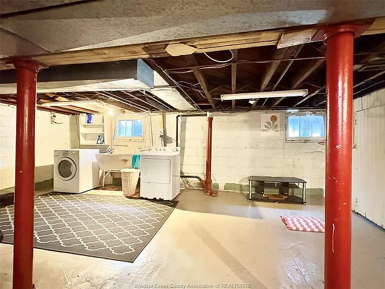 855 Edward Ave — Photo 32