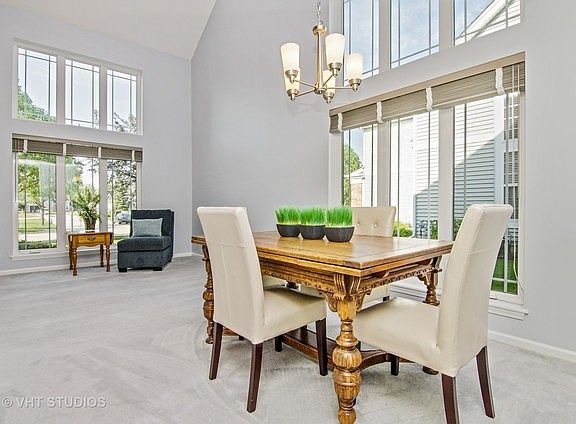 3rd image of 1413 Royal Oak Ln