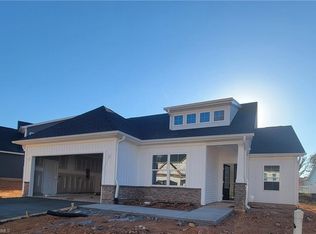 189 Moravian Ct, Advance, NC 27006