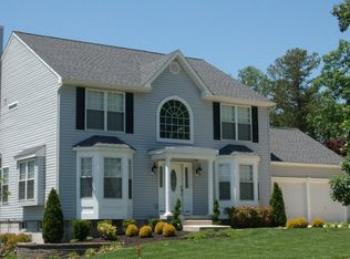 6 Britt Lea Dr, Sicklerville, NJ 08081