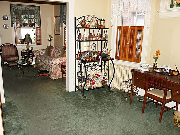 3rd image of 416 Hoyt Ave