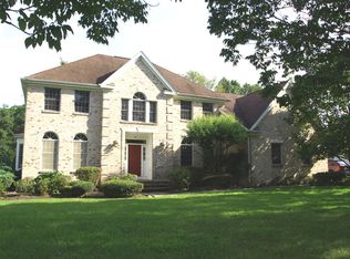 6 Hedge Row Ct, Lawrence, NJ 08648