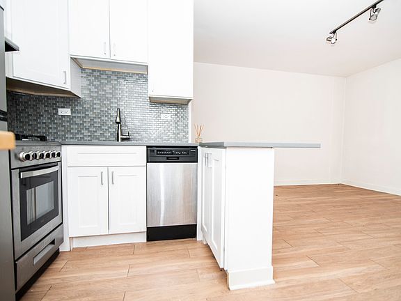 2nd image of 511 W Belmont Ave #830